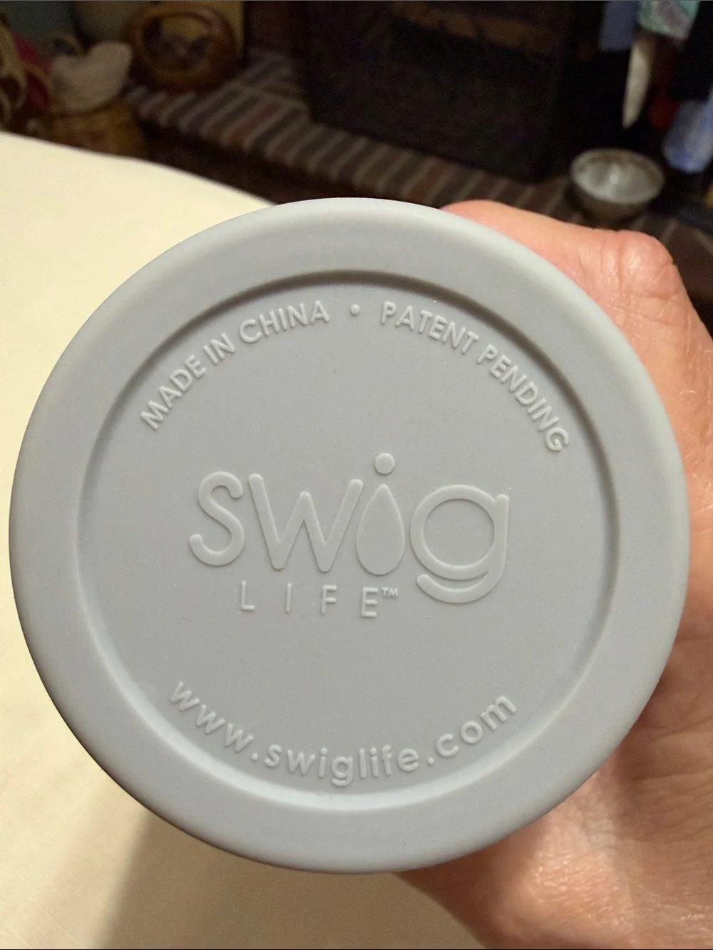Swig Marble White & Gray Insulated Tumbler with Lid and Straw.